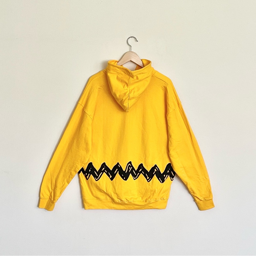 Cedar Fair Peanuts Charlie Brown Yellow Black Hoodie Adult size XL - Picture 5 of 10